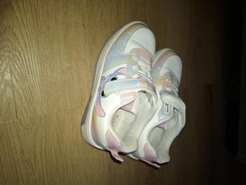 stich sneakers beschikbaar voor biedingen