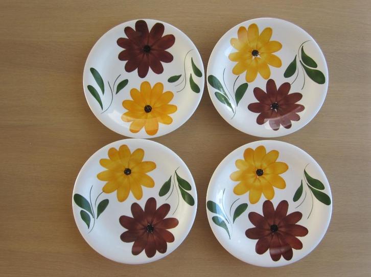 Italy 4 handbeschild. borden wit-bruin-geel-groen D25,5 H3cm, Huis en Inrichting, Keuken | Servies, Zo goed als nieuw, Bord(en)