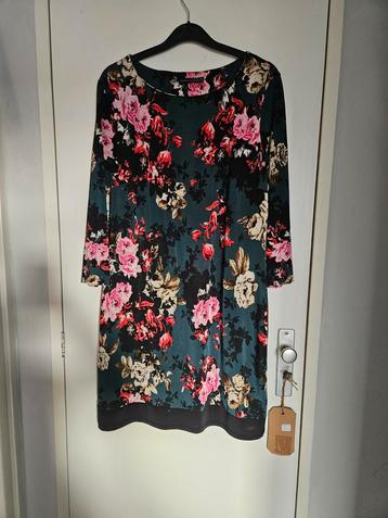 Bloemenjurk - Maat L beschikbaar voor biedingen