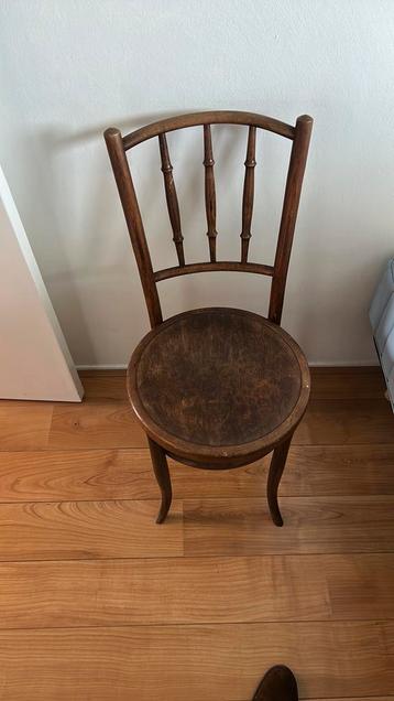 Thonet stoel beschikbaar voor biedingen