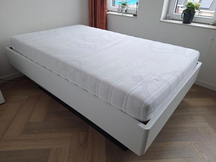 Bed, twijfelaar 120x200 cm, Huis en Inrichting, Slaapkamer | Bedden, Zo goed als nieuw, Twijfelaar, 120 cm, 200 cm, Hout, Wit