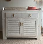 Babykamerset: wit houten ledikant+commode (incl accessoires), Kinderen en Baby's, Kinderkamer | Commodes en Kasten, Ophalen, 50 tot 70 cm