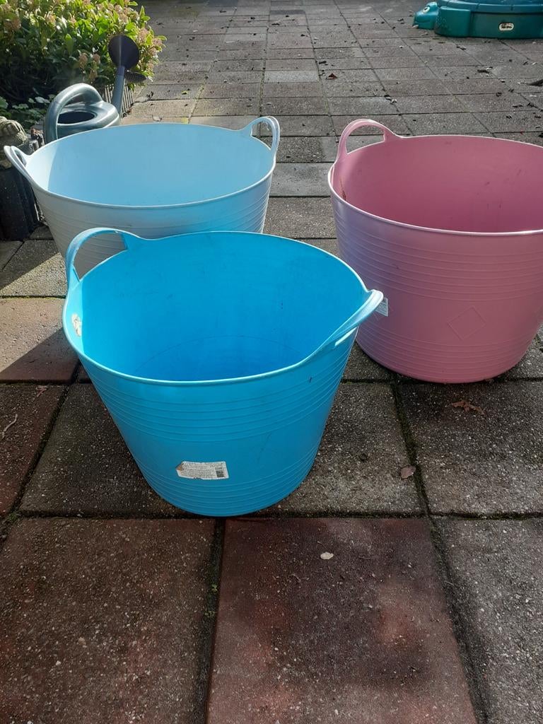 3 flex emmers en 1 voer/ wateremmer, Ophalen of Verzenden