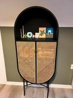 HKliving kast zwart met riet, Huis en Inrichting, Ophalen, Gebruikt, Minder dan 150 cm, Met deur(en)