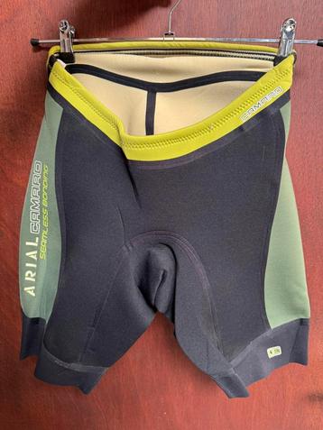 Neopreen shorts korte broek Camaro Seamless bonding S M en L beschikbaar voor biedingen