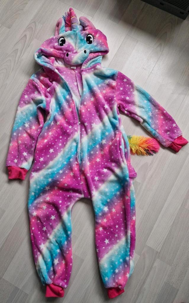 Onesie eenhoorn mt 120, Kinderen en Baby's, Kinderkleding | Maat 122, Zo goed als nieuw, Jongen of Meisje, Ophalen of Verzenden