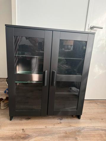 Vitrine kast van ikea met waterschade bovenblad beschikbaar voor biedingen