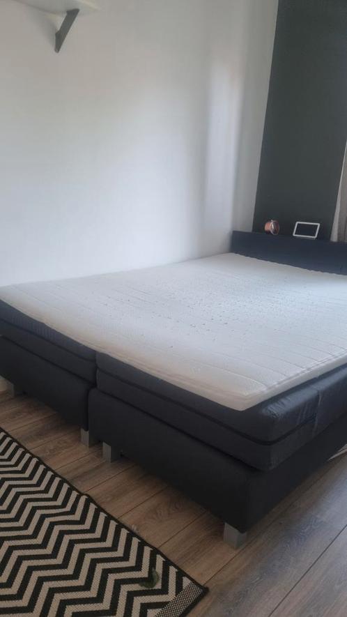 Tweepersoons boxspring 160x200, Huis en Inrichting, Slaapkamer | Boxsprings, Gebruikt, 160 cm, 200 cm, Tweepersoons, Grijs, Ophalen