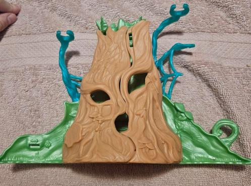 Monster High Ondersteun Threessa Thornwillow, Kinderen en Baby's, Speelgoed | Poppen, Zo goed als nieuw, Overige typen, Ophalen of Verzenden