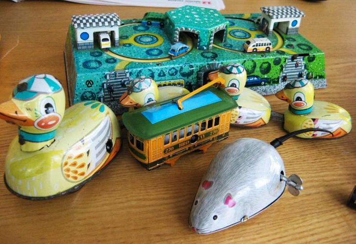 5x SPEELGOED BLIK OPWINDBAAR frictie werkend, Antiek en Kunst, Antiek | Speelgoed, Ophalen of Verzenden