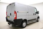 Peugeot Boxer 330 2.2 BlueHDi L1H1 Premium 140 PK | Handgesc, Voorwielaandrijving, Stof, Gebruikt, 4 cilinders