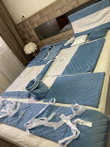 Box en bed aankelding set velvet blauw beschikbaar voor biedingen