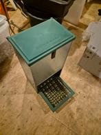 Voedersilo (trapbak), Ophalen, Gebruikt, Drinken en Voederen