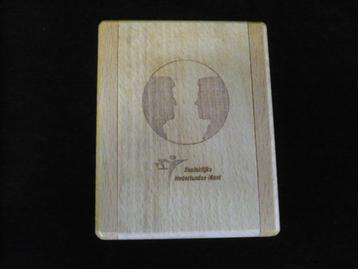 gouden 0.900 - 10 euro munt beatrix 2002 in houten cassette beschikbaar voor biedingen