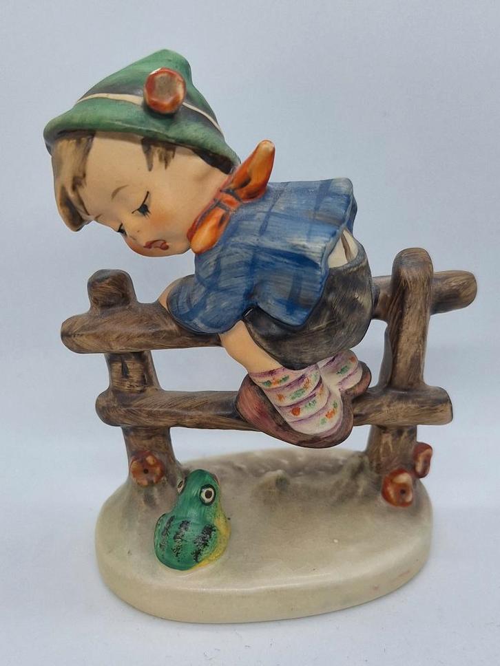 Goebel Hummel - 201 Barnyard Hero, Verzamelen, Beelden en Beeldjes, Zo goed als nieuw, Hummel, Ophalen of Verzenden