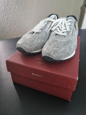 Comfortabele Hassia sneakers met rits in maat 38 beschikbaar voor biedingen