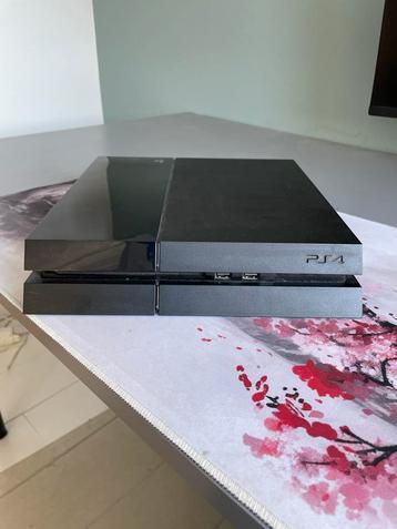 PlayStation 4 met Controller - Nette Staat! beschikbaar voor biedingen