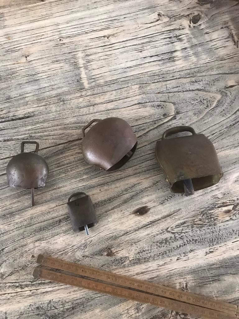 Koeien bellen geiten bellen 9 cm groot 5 cm kleintje, Antiek en Kunst, Antiek | Koper en Brons, Ophalen of Verzenden