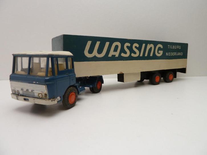 2x  DAF 2600  Sloop  '' lion car '', Hobby en Vrije tijd, Modelauto's | 1:50, Gebruikt, Bus of Vrachtwagen, Lion Toys, Ophalen of Verzenden