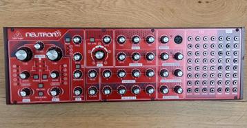 Behringer Neutron Analoge Synthesizer beschikbaar voor biedingen