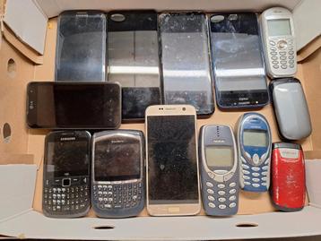 Partij mobieltjes voor onderdelen   beschikbaar voor biedingen
