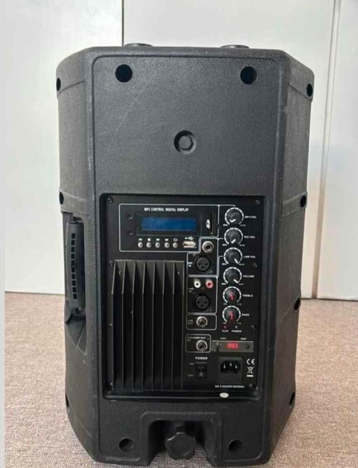 devine Artis 8a., Muziek en Instrumenten, Versterkers | Keyboard, Monitor en PA, Zo goed als nieuw, Minder dan 500 watt, Ophalen of Verzenden