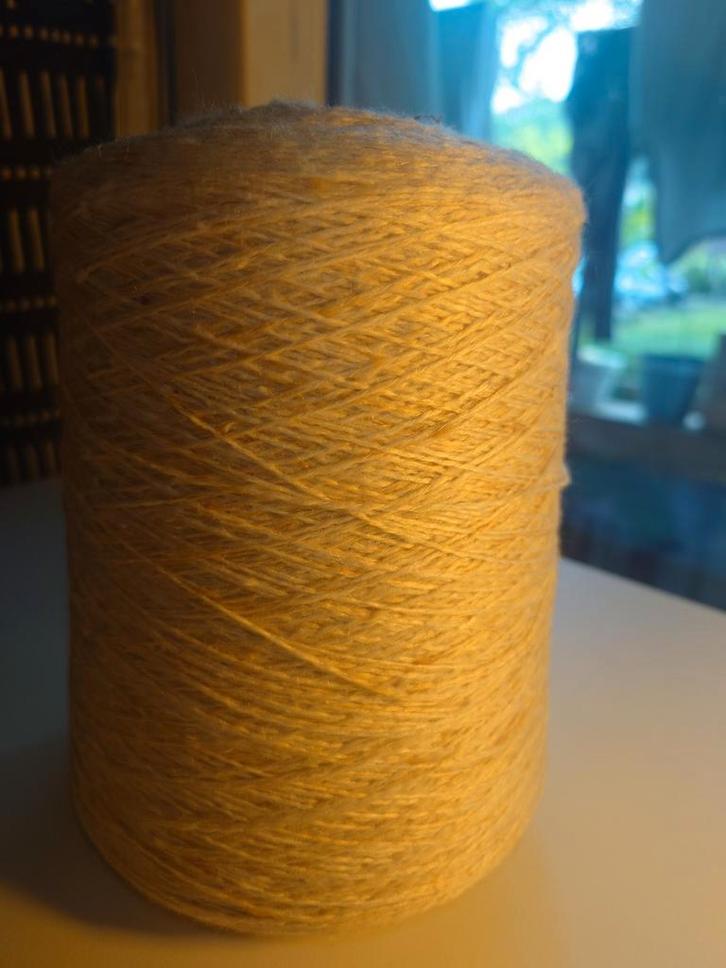 Grote bol gele wol, Hobby en Vrije tijd, Breien en Haken, Zo goed als nieuw, Breien of Haken, Wol of Garen, Ophalen of Verzenden