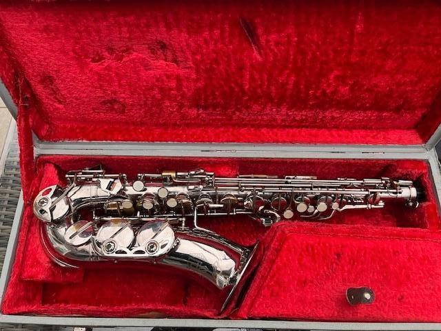 Altsaxofoon Amati Kraslice Type Toneking, Muziek en Instrumenten, Blaasinstrumenten | Saxofoons, Zo goed als nieuw, Alt, Met koffer