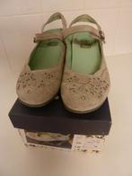 THINK SCHOENEN MAAT 39 NIEUWSTAAT GRIJS, Schoenen met lage hakken, Ophalen of Verzenden, Zo goed als nieuw, Grijs