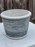 37 cm  BLOEMPOT   steen motief, Tuin en Terras, Steen, Tuin, Rond, Zo goed als nieuw