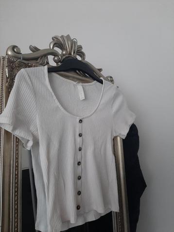 H&M witte shirt met knopen details maat S beschikbaar voor biedingen