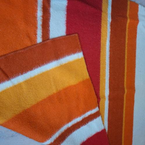 Retro wollen deken. Van Wijk 1.50X2.15. Rood, oranje, geel, Huis en Inrichting, Woonaccessoires | Plaids en Woondekens, Gebruikt