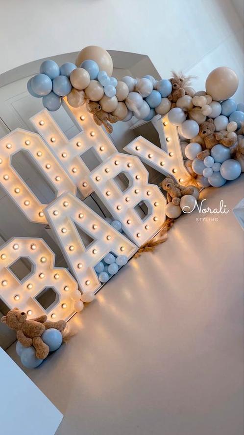 Oh Baby Lichtletters - Verhuur  - Gender reveal - Decoratie, Hobby en Vrije tijd, Feestartikelen | Verhuur, Zo goed als nieuw