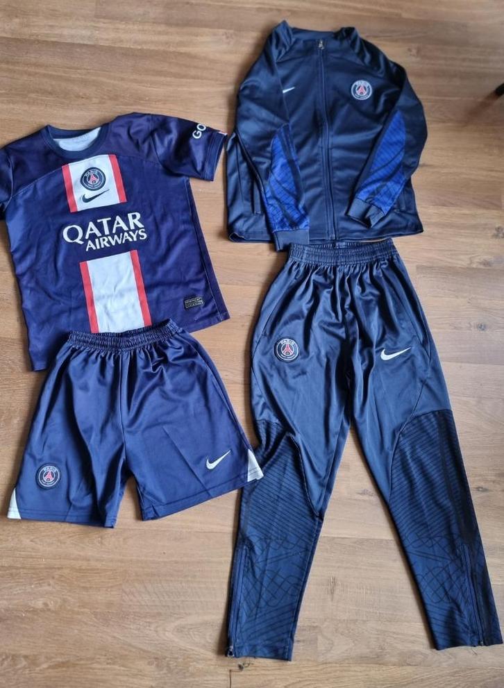 Paris Saint-Germain voetbalpakje Maat M, Sport en Fitness, Voetbal, Gebruikt, Overige typen, Ophalen of Verzenden