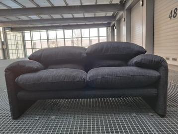 Cassina Maralunga 2-zits - Klassiek model met lende kussens  beschikbaar voor biedingen