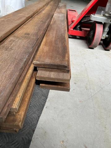 hardhouten planken beschikbaar voor biedingen