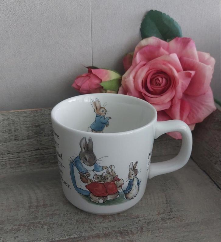 Wedgwood Beatrix Potter Peter Rabbit beker, Huis en Inrichting, Keuken | Servies, Zo goed als nieuw, Kop(pen) en/of Schotel(s)
