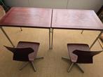 Leuke vintage schooltafel met stoel 2 stuks, ong 40 jaar oud, Kinderen en Baby's, Kinderkamer | Tafels en Stoelen, Ophalen, Tafel(s) en Stoel(en)