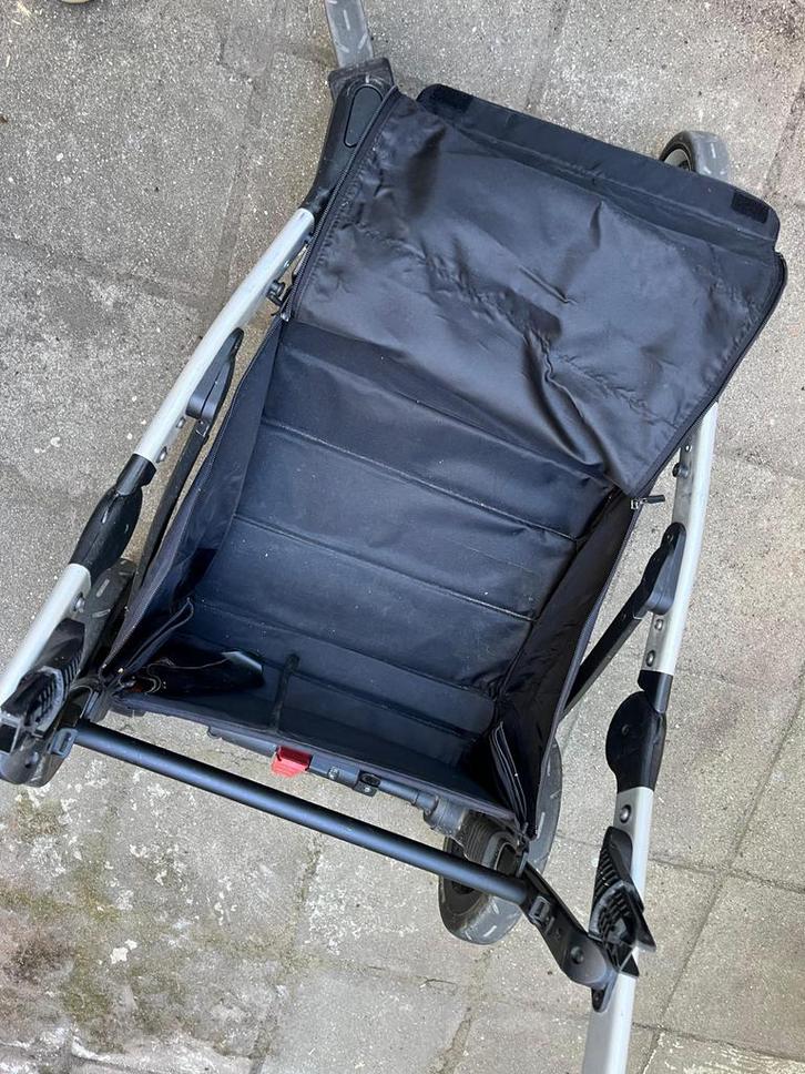 Thule Sleek Combi-kinderwagen, Kinderen en Baby's, Kinderwagens en Combinaties, Gebruikt, Combiwagen, Overige merken, Verstelbare duwstang