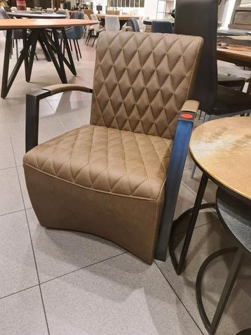 Nieuwe luxe fauteuil leer bruin van €499 nu voor €245 beschikbaar voor biedingen