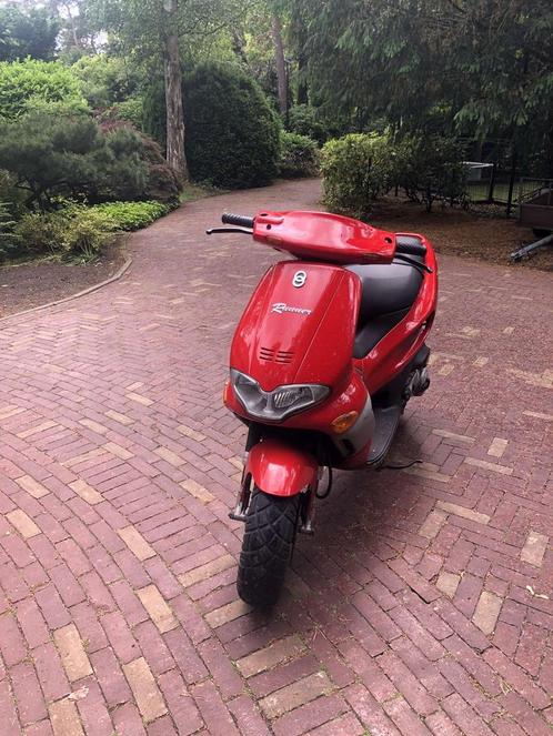 gilera runner 50cc dark dream ( Waardepeiling)!, Fietsen en Brommers, Scooters | Overige merken, Zo goed als nieuw, Maximaal 45 km/u