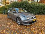 Volkswagen Golf 1.4 TSI R-line 125PK 2016 Grijs, Auto's, Voorwielaandrijving, 4 cilinders, 620 kg, Handgeschakeld