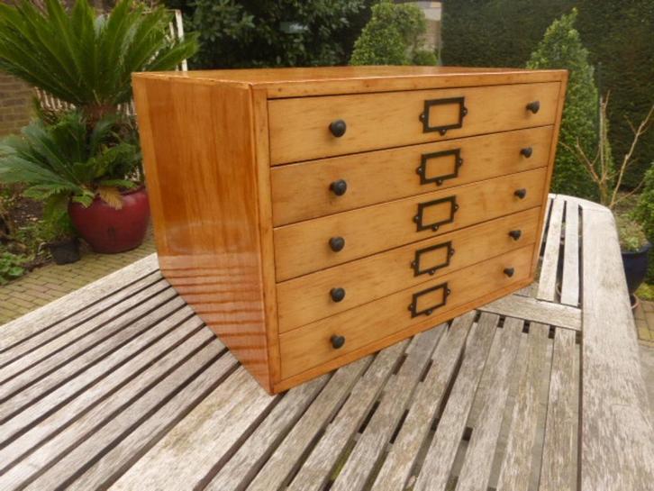 Beuken verzamelaarskast met 5 extra grote lades., Verzamelen, Overige Verzamelen, Gebruikt, Ophalen