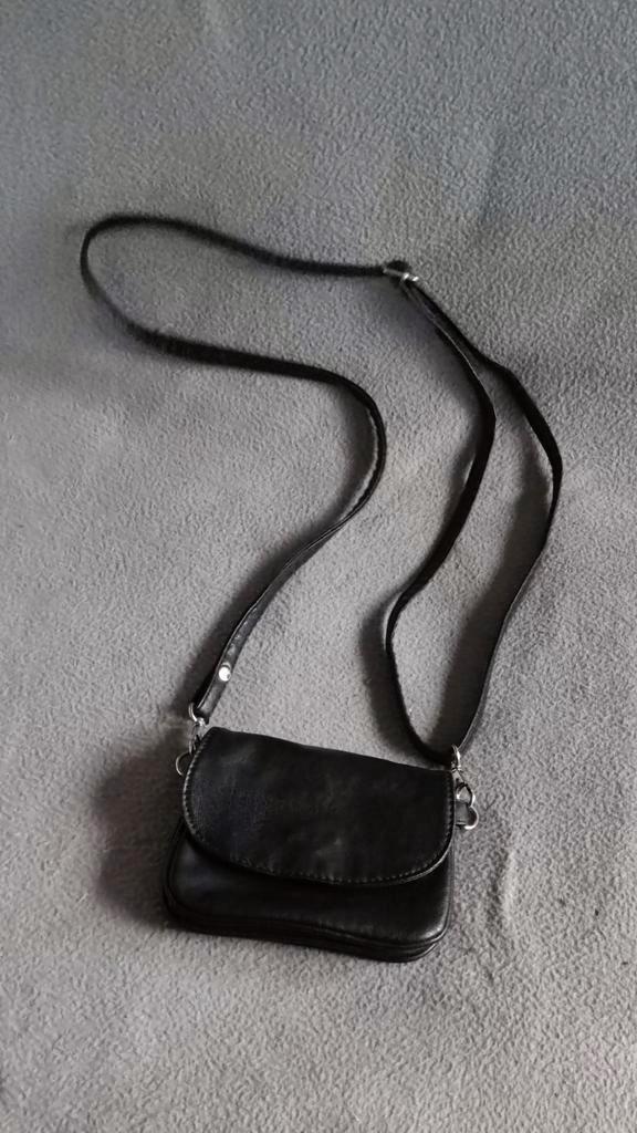 Double-D schoudertasje - leer - zwart - B15 x H11cm, Sieraden, Tassen en Uiterlijk, Tassen | Damestassen, Zo goed als nieuw, Schoudertasje