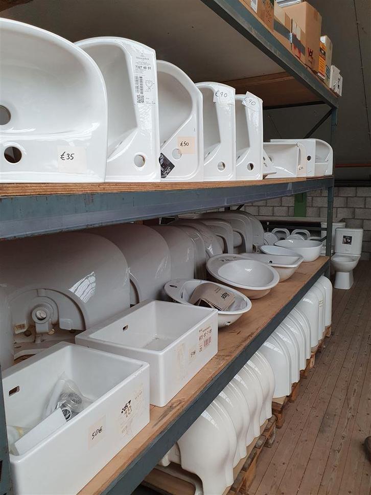 086. Wastafel oa sphinx restpartij sanitair, Huis en Inrichting, Badkamer | Badtextiel en Accessoires, Nieuw, Handdoek, Wit, Ophalen of Verzenden