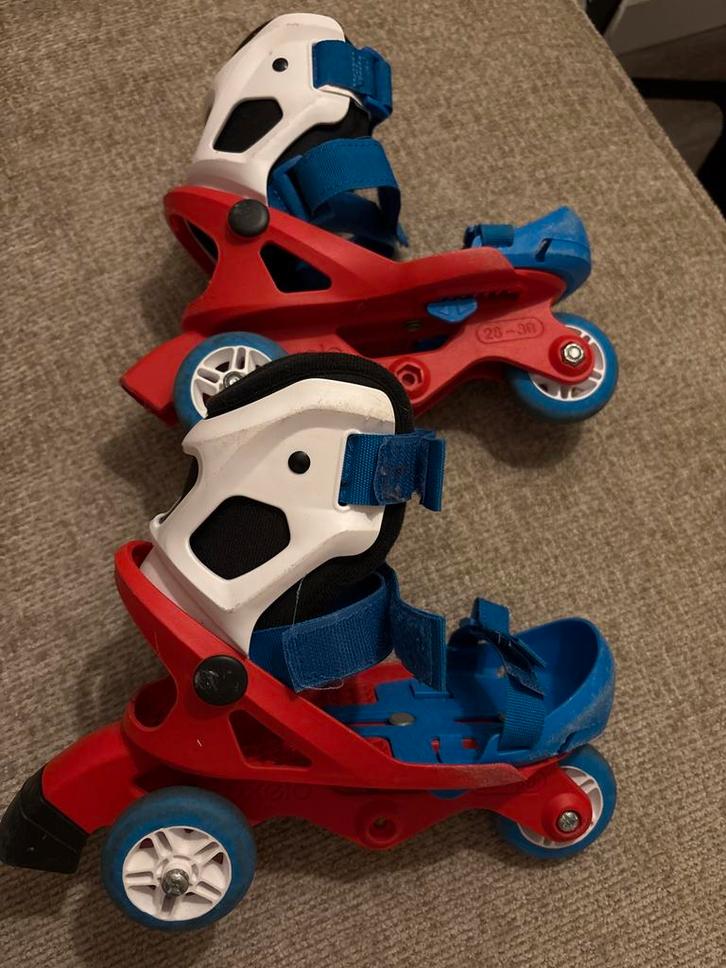 Verstelbare skeelers (mt 28-30) met beschermers en helm, Kinderen en Baby's, Speelgoed | Buiten | Rolschaatsen, Gebruikt, Dames