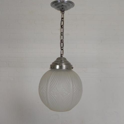 Art Deco hanglamp met ronde bol met geometrische patronen, j, Antiek en Kunst, Antiek | Lampen, Ophalen of Verzenden