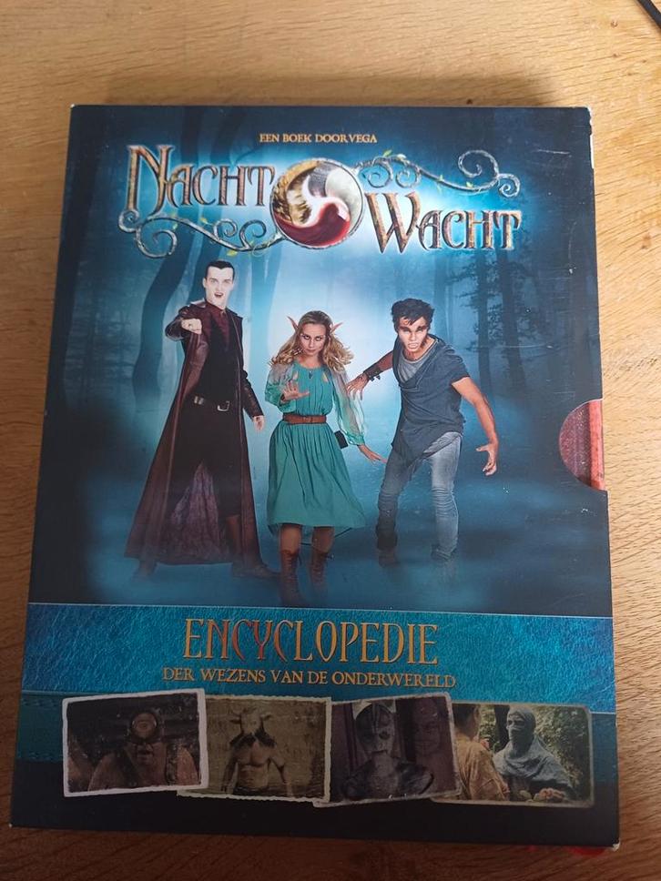 Nachtwacht Encyclopedie der Wezens van de Onderwereld, Boeken, Fantasy, Gelezen, Ophalen of Verzenden