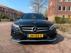 Mercedes C-Klasse C180 156PK Aut7 Origineel NL auto/AMG line, Auto's, Mercedes-Benz, Automaat, 65 €/maand, 1800 kg, Zwart