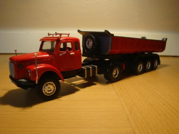Scania Vabis met Kieptrailer van Arpra ( Zeldzaam model), Hobby en Vrije tijd, Modelauto's | 1:50, Zo goed als nieuw, Bus of Vrachtwagen